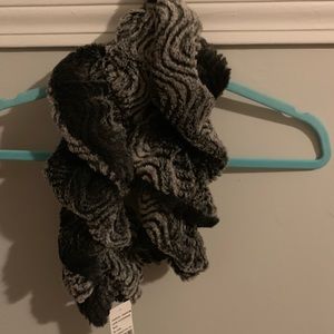 NWT SCARF